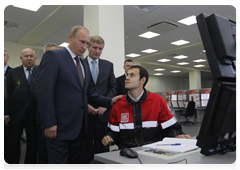 Prime Minister Vladimir Putin touring SIBUR-Neftekhim and LUKoil-Nizhegorodnefteorgsintez production sites|13 september, 2010|19:43