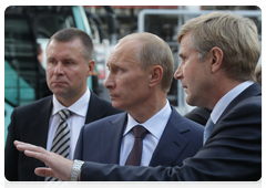 Prime Minister Vladimir Putin touring SIBUR-Neftekhim and LUKoil-Nizhegorodnefteorgsintez production sites|13 september, 2010|19:43