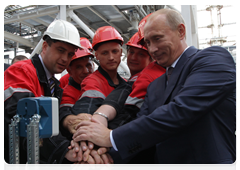 Prime Minister Vladimir Putin touring SIBUR-Neftekhim and LUKoil-Nizhegorodnefteorgsintez production sites|13 september, 2010|19:43