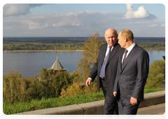 Prime Minister Vladimir Putin touring the Nizhny Novgorod Kremlin during a working visit to the Nizhny Novgorod Region|13 september, 2010|19:45