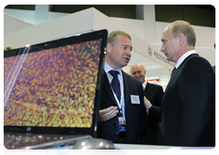 Prime Minister Vladimir Putin at an exhibition of priority projects for the Volga Federal District|14 september, 2010|16:53