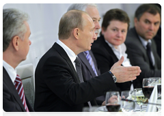 Prime Minister Vladimir Putin  meeting with governors of the Volga Federal District and members of the United Russia at a working lunch|14 september, 2010|22:11