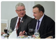 United Russia party members at the leadership meeting of the Volga Federal District’s regions held a working lunch|14 september, 2010|22:12