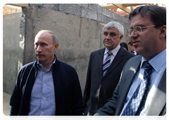 Prime Minister Vladimir Putin sees housing construction in the Ivatino village of the Vladimir Region|15 september, 2010|20:26