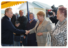 Prime Minister Vladimir Putin sees housing construction in the Ivatino village of the Vladimir Region|15 september, 2010|20:26