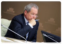 Minister of Regional Development of the Russian Federation Viktor Basargin at a video conference on relief efforts in the regions affected by the summer’s wildfires|16 september, 2010|17:25