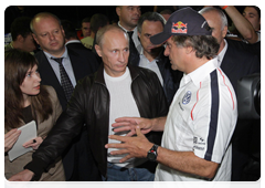 Prime Minister Vladimir Putin in Maikop speaking to drivers participating in the Silk Road Challenge, the Dakar Series|17 september, 2010|23:27