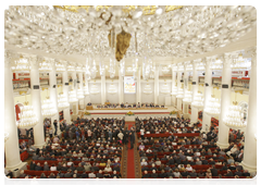 Prime Minister Vladimir Putin giving a speech at the General Council meeting of the Federation of Independent Trade Unions of Russia|18 september, 2010|15:16