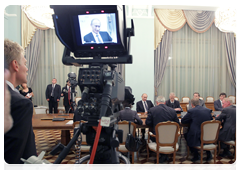 Prime Minister Vladimir Putin meeting with Volkswagen CEO Martin Winterkorn|2 september, 2010|19:55