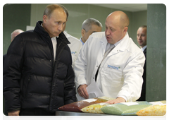 Председатель Правительства Российской Федерации В.В.Путин посетил в Санкт-Петербурге новую фабрику «Конкорд», производящую готовые блюда, в том числе для школ|20 сентября, 2010|21:17