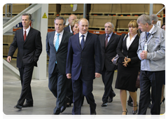 Председатель Правительства Российской Федерации В.В.Путин посетил новый завод автокомплектующих австро-канадской компании «Магна» в Санкт-Петербурге|21 сентября, 2010|18:47