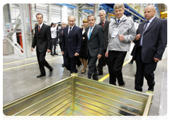 Председатель Правительства Российской Федерации В.В.Путин посетил новый завод автокомплектующих австро-канадской компании «Магна» в Санкт-Петербурге|21 сентября, 2010|18:47