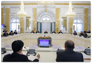 Председатель Правительства Российской Федерации В.В.Путин провёл в Санкт-Петербурге совещание по развитию локализации производства автомобилей и автокомпонентов в России
