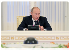 Председатель Правительства Российской Федерации В.В.Путин провел в Санкт-Петербурге совещание по развитию локализации производства автомобилей и автокомпонентов в России|21 сентября, 2010|19:34