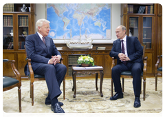 Prime Minister Vladimir Putin meeting with President of Iceland Olafur Ragnar Grimsson|23 september, 2010|14:52