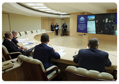 Prime Minister Vladimir Putin during a video conference on relocating tenants living in dilapidated and hazardous housing in Tynda|24 september, 2010|16:39