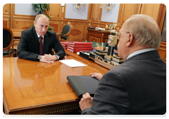 Prime Minister Vladimir Putin meeting with the rector of Moscow State University, Viktor Sadovnichy|27 september, 2010|11:16