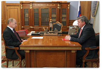 Prime Minister Vladimir Putin meets with Alexander Surinov, head of the Federal Service for State Statistics