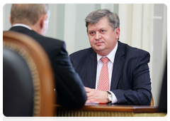 Alexander Surinov, head of the Federal Service for State Statistics at the meeting with Prime Minister Vladimir Putin|27 september, 2010|12:33