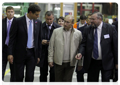 Prime Minister Vladimir Putin touring the Mondi Syktyvkarsky Paper Plant|28 september, 2010|19:27