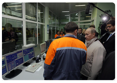 Prime Minister Vladimir Putin touring the Mondi Syktyvkarsky Paper Plant|28 september, 2010|19:27