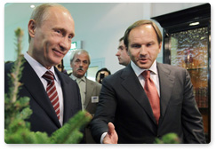 Prime Minister Vladimir Putin at Lesdrevmash-2010 international exhibition|29 september, 2010|15:27