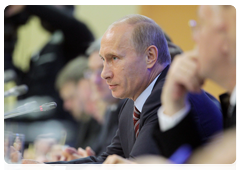 Prime Minister Vladimir Putin at the round table discussion on issues of the timber industry|29 september, 2010|14:49