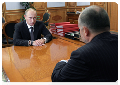 Prime Minister Vladimir Putin meeting with Chairman of the Board of Novolipetsk Steel (NLMK) Vladimir Lisin|3 september, 2010|12:27