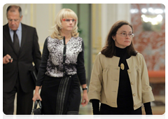 Foreign Minister Sergei Lavrov, Minister of Healthcare and Social Development Tatyana Golikova, and Minister of Economic Development Elvira Nabiullina before the meeting of the Government Presidium|30 september, 2010|16:42