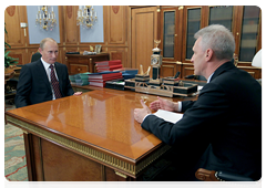 Prime Minister Vladimir Putin holding a working meeting with Education and Science Minister Andrei Fursenko|4 september, 2010|12:00