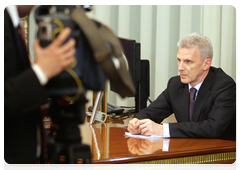 Education and Science Minister Andrei Fursenko at a working meeting with Prime Minister Vladimir Putin|4 september, 2010|12:00