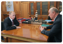 Prime Minister Vladimir Putin at a working meeting with Nikolai Merkushkin, governor of the Republic of Mordovia|4 september, 2010|12:30