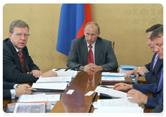 Prime Minister Vladimir Putin at a meeting in Sochi to discuss the economic and social development of the North-Caucasian Federal District|6 september, 2010|16:14