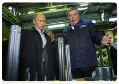 Prime Minister Vladimir Putin taking part in the launching of a new electric steel-making facility at Izhstal plant|7 september, 2010|19:08