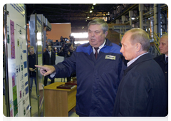 Prime Minister Vladimir Putin taking part in the launching of a new electric steel-making facility at Izhstal plant|7 september, 2010|19:08