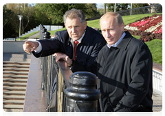 Prime Minister Vladimir Putin inspecting the embankment of the Izhevsk water reservoir|7 september, 2010|19:09