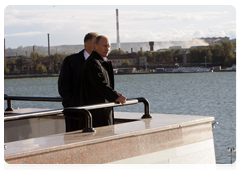 Prime Minister Vladimir Putin inspecting the embankment of the Izhevsk water reservoir|7 september, 2010|19:09