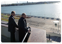 Prime Minister Vladimir Putin inspecting the embankment of the Izhevsk water reservoir|7 september, 2010|19:09