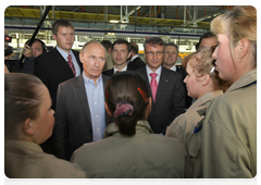 Prime Minister Vladimir Putin at the IzhAvto car plant|7 september, 2010|19:47