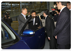 Prime Minister Vladimir Putin meeting with Hyundai representatives at IzhAvto plant|7 september, 2010|19:47