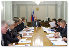 Prime Minister Vladimir Putin holds a meeting in Novo-Ogarevo on the Defence Ministry’s budget