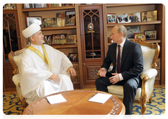 Prime Minister Vladimir Putin meeting with Chairman of the Russian Council of Muftis Sheikh Ravil Gainutdin at his official residence in the Moscow Cathedral Mosque|9 september, 2010|15:29