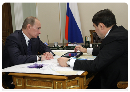 Председатель Правительства Российской Федерации В.В.Путин провёл рабочую встречу с министром транспорта Российской Федерации И.Е.Левитиным|1 января, 2011|17:00