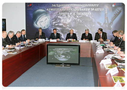 Prime Minister Vladimir Putin chairing a meeting of the Organising Committee to Prepare and Hold the 2011 Celebrations of the 50th Anniversary of Yuri Gagarin's Space Flight at the Mission Control Center|11 january, 2011|17:32