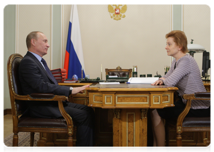 Prime Minister Vladimir Putin meeting with Khanty-Mansi Governor Natalya Komarova|12 january, 2011|16:13