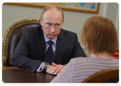 Prime Minister Vladimir Putin meeting with Khanty-Mansi Governor Natalya Komarova|12 january, 2011|16:13