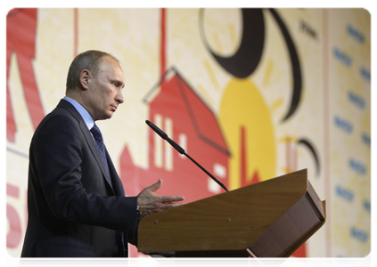 Prime Minister Vladimir Putin addressing the 7th Congress of the Federation of Independent Trade Unions of Russia|12 january, 2011|19:18