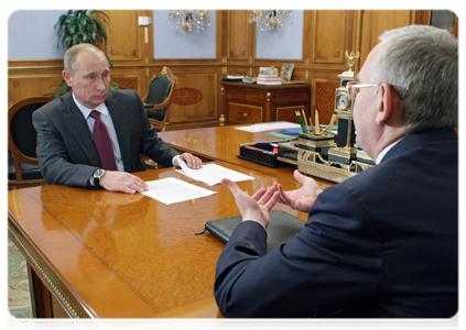 Председатель Правительства Российской  Федерации В.В.Путин провёл рабочую встречу с главой Республики Карелия А.В.Нелидовым|13 января, 2011|17:17