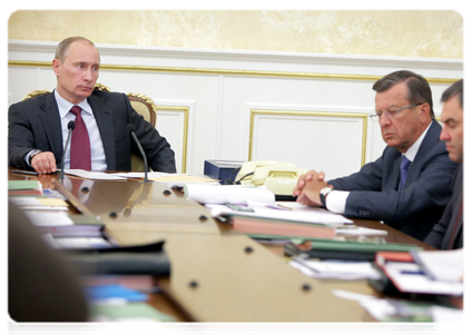 Prime Minister Vladimir Putin at the meeting of the Government Presidium|13 january, 2011|18:56