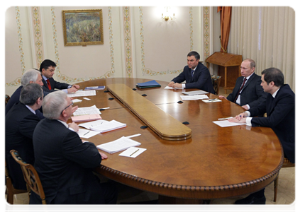 Prime Minister Vladimir Putin meeting with leaders of the United Russia party|18 january, 2011|16:28